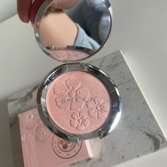 Becca highlighter - Picture 3 of 6